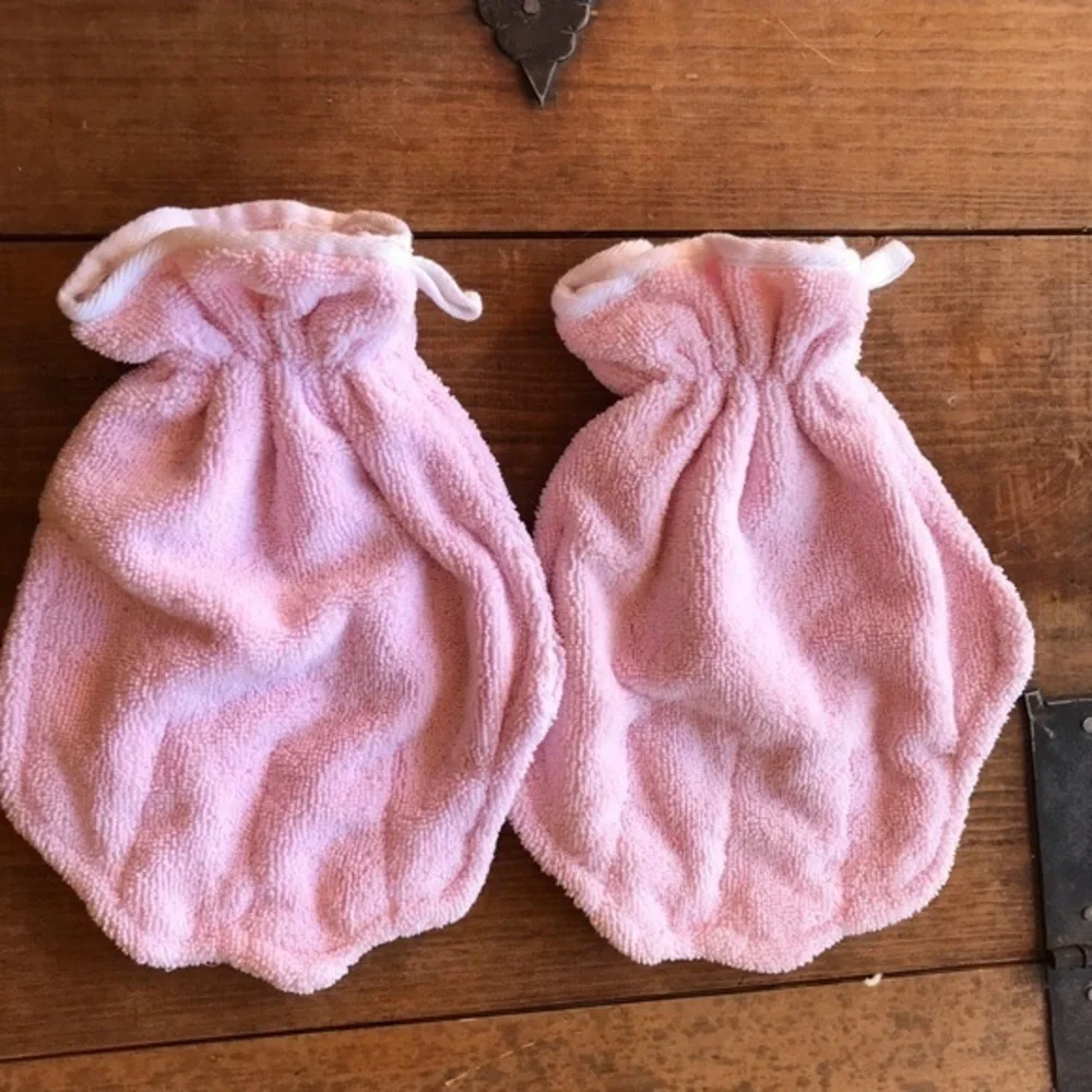 Excello Pink Dog Towel with Bone Applique and 2 Bone Dry Pink Wash/drying Mitts